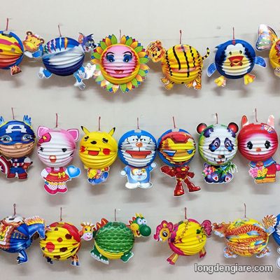 Dàn lồng đèn giấy hình nhân vật treo tường