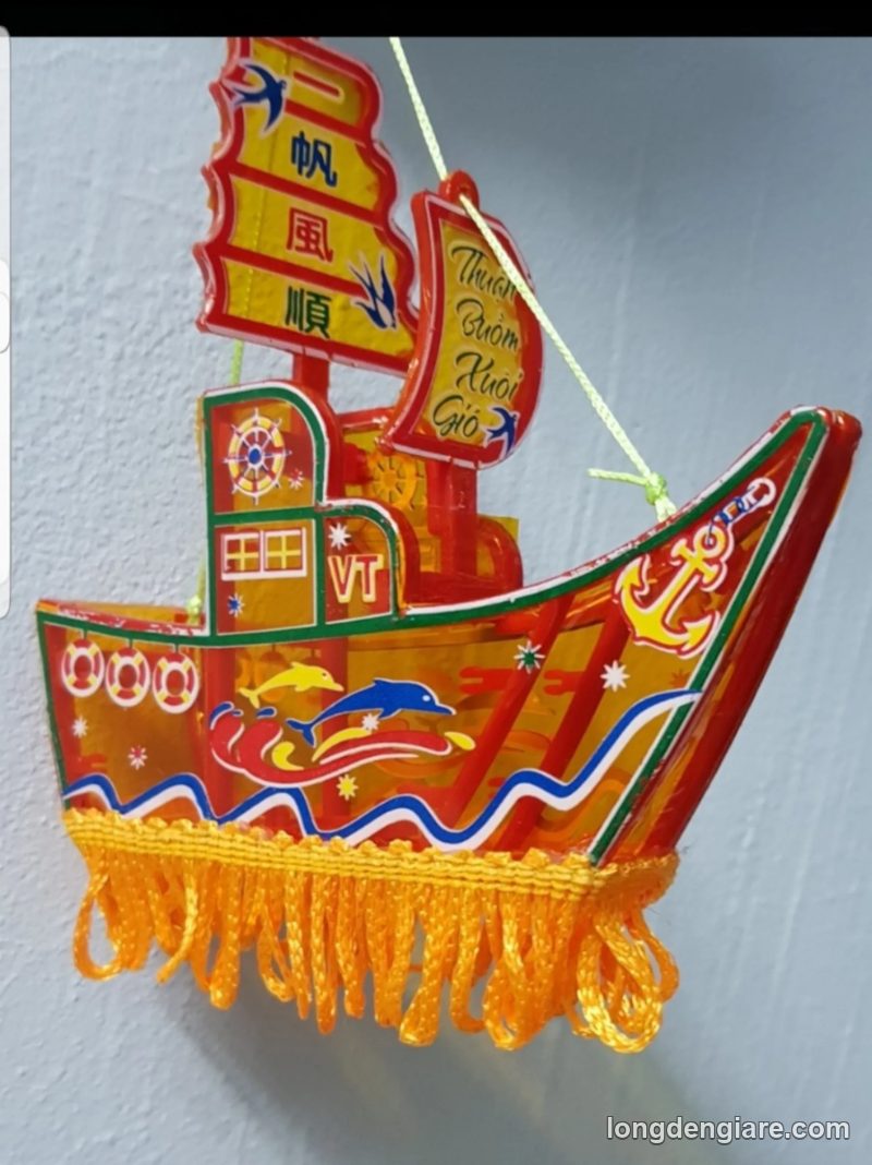 Lồng đèn giấy kiếng hình thuyền buồm