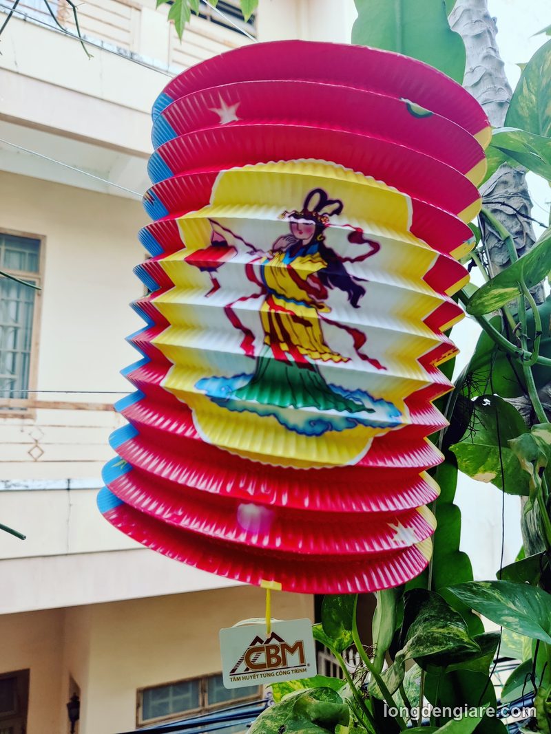 Lồng đèn ống giấy xếp treo ngoài trời
