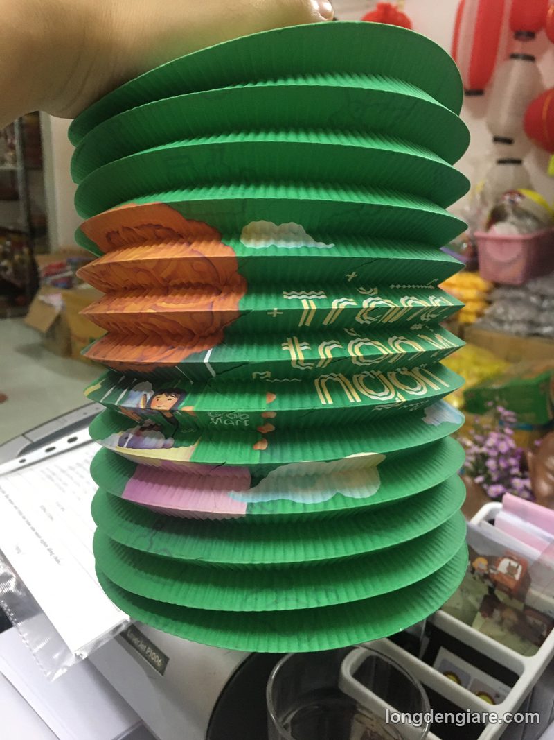Lồng đèn ống giấy xếp xanh lá