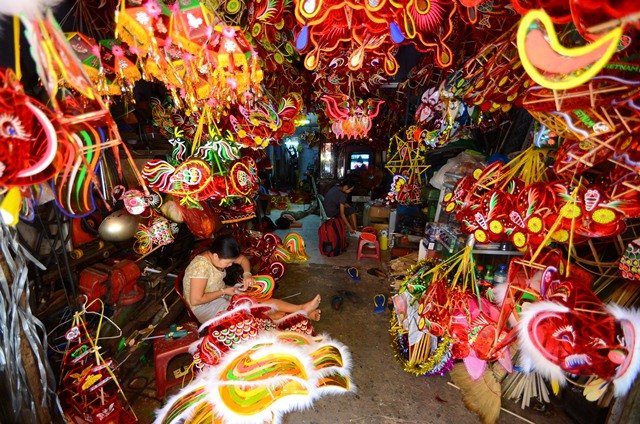 Lồng Đèn Giá Rẻ cho trẻ em nghèo vùng sâu vùng xa